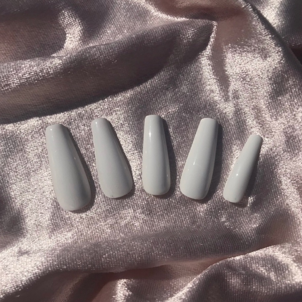 White gel press on nails